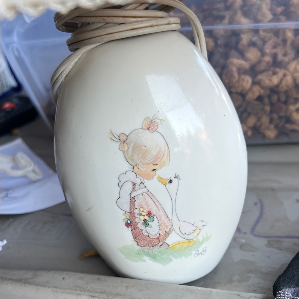 Vintage Child's Lamp with Illustrated Shade - Picture 2 of 5